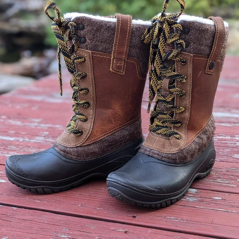 North Face Shellista III Mid calf Winter boots womens 6 fur lined
